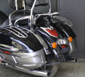 Moton - Chrómované bočné rámy na originál kufre pre Kawasaki VN1700