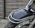MOTON - Chrómovaný rám na predný blatník pre Kawasaki Vulcan VN1500 Classic