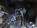Quad Lock - Chrómovaný univerzálny držiak telefónu / GPS na riadidlá motocykla