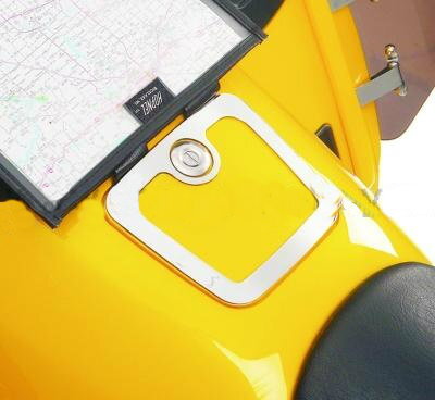 52-629 Chrómovaný rámik na viečko nádrže