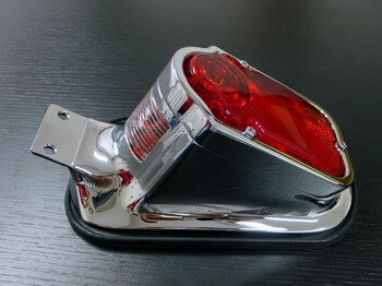 Moto koncové svetlo Highway Hawk TOMBSTONE s držiakom ŠPZ, E-mark, oceľ, chróm (1ks) 68-2101