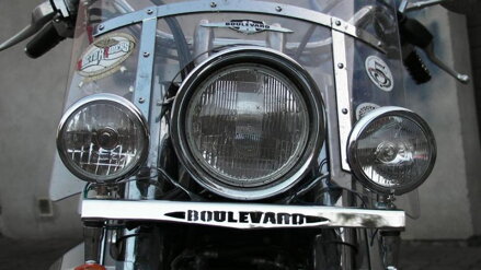 Rampa na prídavné svetlá pre motocykle Suzuki Intruder C1800R / VLR / C109