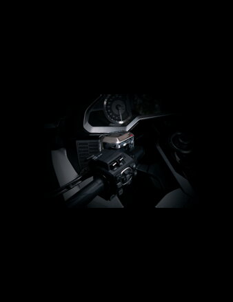 CHROMOVANÁ KRYTKA SPOJKOVÉ NÁDRŽKY GOLDWING 2018