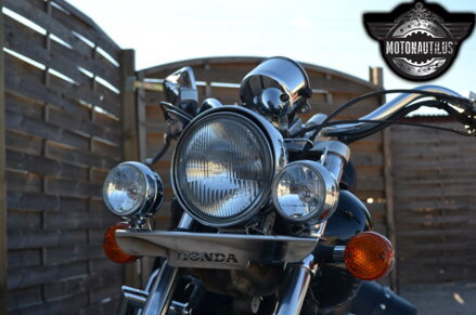 MOTON - Rampa na prídavné svetlá + LED svetlá pre HONDA SHADOW 1100/VT 1100