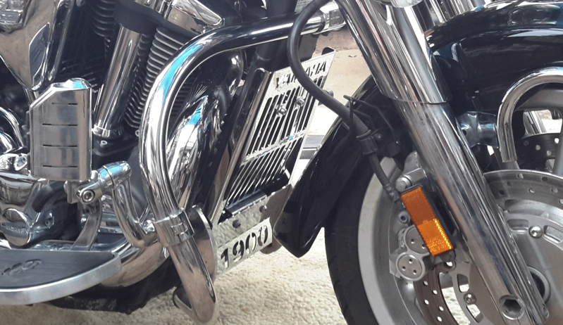 Chrómovaná mriežka chladiča / motora pre Yamaha Midnight Star XVS 1900 