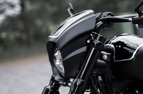 Maska predného svetla Killer Custom "Aggressor" pre motocykle Harley Softail do roku 2017