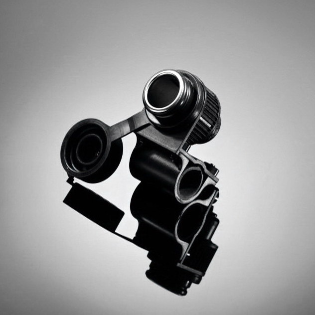 Vodotesná zásuvka 12V na motocyklové riadidlá