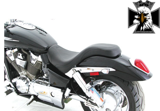 MUSTANG - Jednodielné kožené sedlo pre Honda VTX 1800 Custom