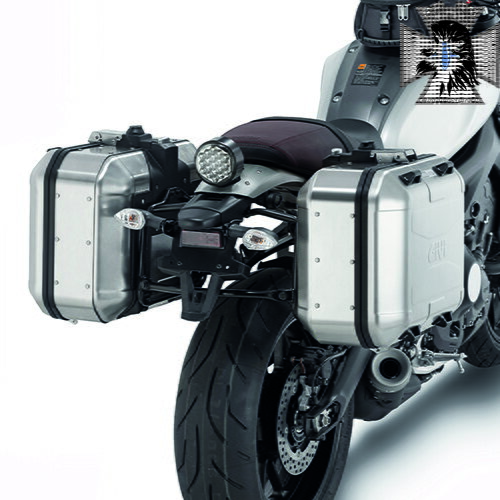 GIVI BOČNÉ NOSIČE YAMAHA XSR 900 (16-19) GIVI BOČNÉ NOSIČE YAMAHA XSR 900 (16-19)